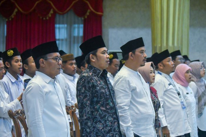 Bupati Fawait Ajak Santri Jember Jauhi Narkoba dan Siap Lahirkan Tokoh Nasional Bupati Fawait Ajak Santri Jember Jauhi Narkoba dan Siap Lahirkan Tokoh Nasional