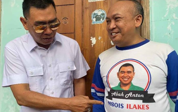 Blusukan ke Ngaglik, Abah Anton Ditunjukkan Kaos saat Kampanye 2013