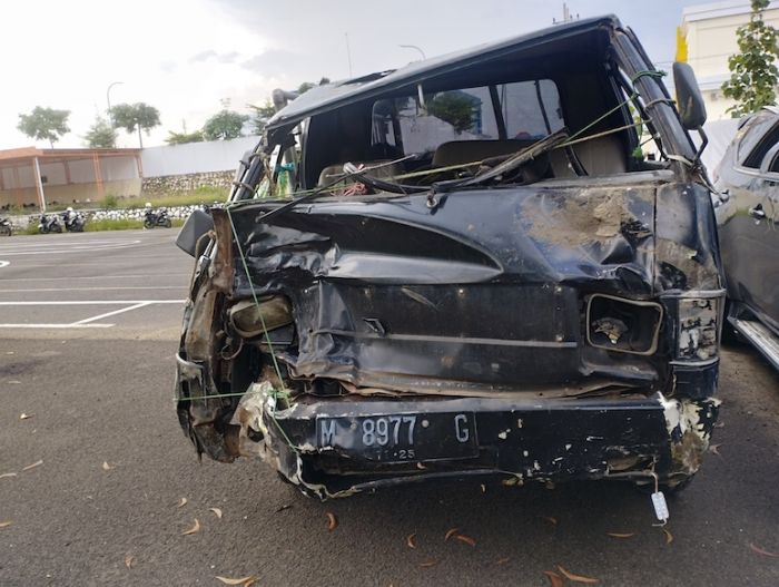 Adu Banteng Pick Up Vs. Motor di Raya Pakong Pamekasan, Dua Orang Tewas