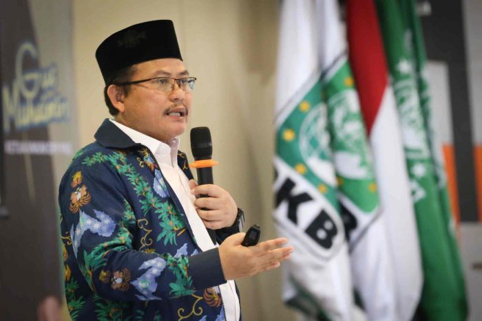 Air Menjadi Senjata Politik dan Diplomasi Air Menjadi Senjata Politik dan Diplomasi