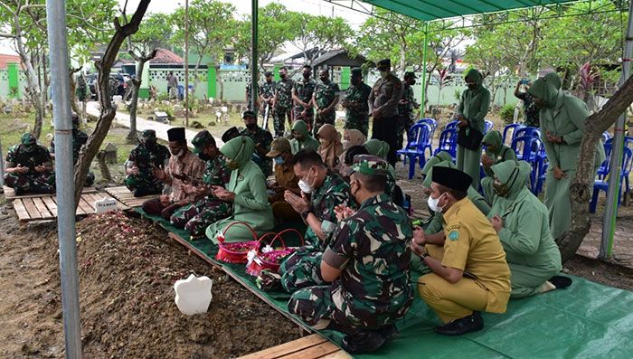 Danrem 084/BJ Dampingi Pangdam V/Brawijaya Takziah dan Ziarah ke Korban Serangan KKB Papua