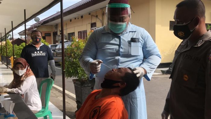 Cegah Paparan Covid-19, Seluruh Tahanan Polres Blitar Kota Jalani Swab Test Antigen