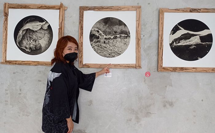 Pelukis Surabaya ini Hadirkan Konsep Medium Fotografi