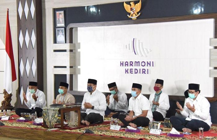 Peringati Nuzulul Quran, Wali Kota Kediri Ikuti Khotmil Quran Kubro Online Pemprov Jatim