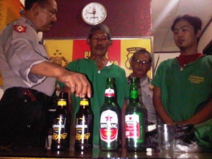 Gara-gara Kain Kandang Ayam, Bapak-anak Bacok Pemabuk