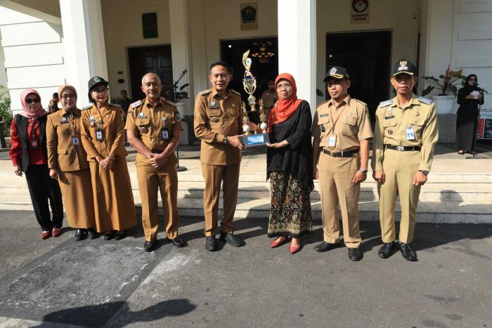 RW 2 Kelurahan Tlogomas Juara Lomba Kampung Mbois, Wali Kota Malang: Semangat Dasa Bakti Ngalam RW 2 Kelurahan Tlogomas Juara Lomba Kampung Mbois, Wali Kota Malang: Semangat Dasa Bakti Ngalam