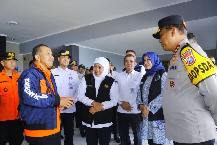  Gubernur Khofifah dan Kepala Basarnas Tinjau Kesiapan Angkutan Nataru di ASDP Ketapang
