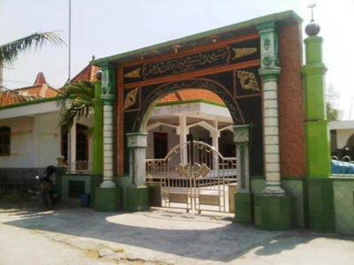Masjid Pesucinan Leran, Masjid Pertama di Tanah Jawa