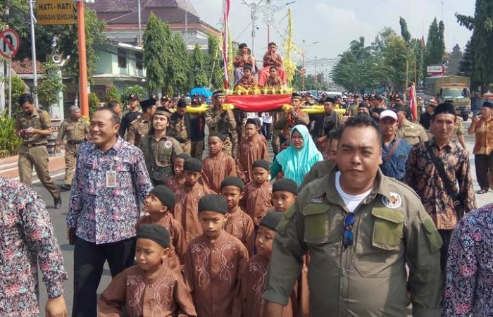 Puncak HPN 2019, PWI Mojokerto Gelar Khitan Massal, Donor Darah, hingga Bagi-bagi Sembako