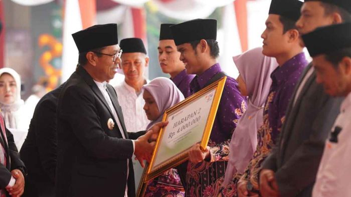 Wali Kota Batu Tegaskan Peran Santri dalam Peradaban Dunia di Apel Hari Santri 2025 Wali Kota Batu Tegaskan Peran Santri dalam Peradaban Dunia di Apel Hari Santri 2025