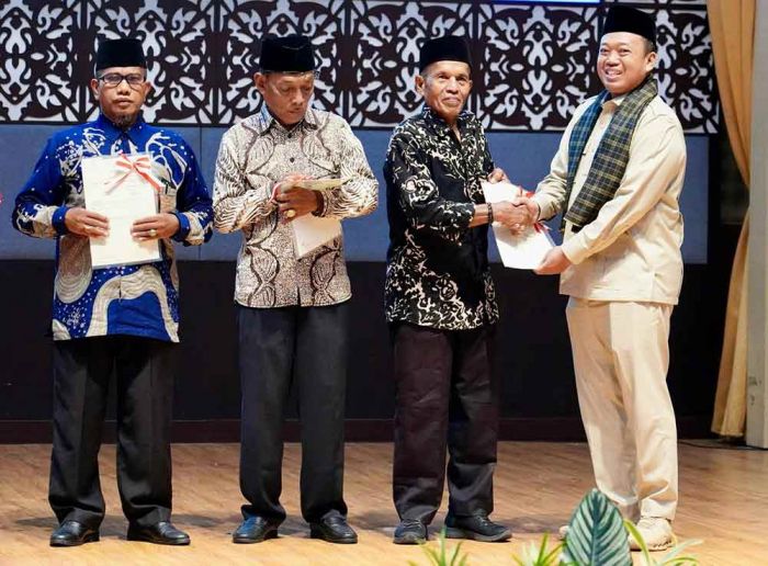 Tegaskan Perlindungan Hak Masyarakat Adat, Menteri Nusron Dorong Percepatan Pendaftaran Tanah Ulayat Tegaskan Perlindungan Hak Masyarakat Adat, Menteri Nusron Dorong Percepatan Pendaftaran Tanah Ulayat