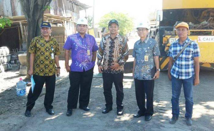 Minimalisir Potensi Kemacetan, Pemasangan Beton Jalan Kemangsen Sidoarjo Dikebut