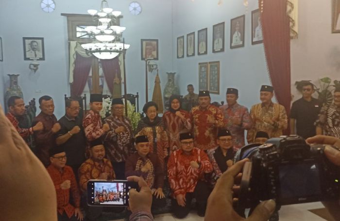 Megawati Beri Arahan Kepala Daerah PDIP se-Jatim di Blitar, Tekankan Semangat Bela Rakyat