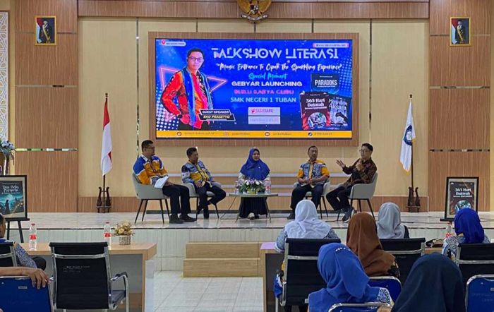 Tingkatkan Literasi, SMKN 1 Tuban Launching Buku Karya Guru Melalui Program "Sagu Sabu"