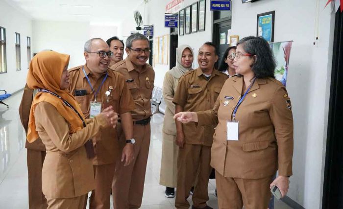 Pj Wali Kota Kediri Tinjau Pemeriksaan Kesehatan Gratis dan Pelayanan di 2 Puskesmas