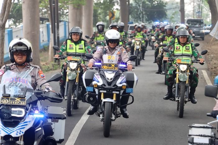 Jaga Kamtibmas Jelang Pilkada 2024, Polres Batu dan Tim Gabungan Gelar Patroli Skala Besar