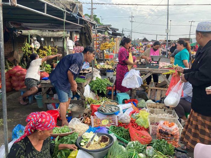 Perubahan Harga Sembako Surabaya H-1 Imlek: Cabai Turun, Daging Ayam Kampung Meroket