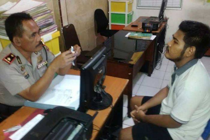 Warga Pepelegi Diringkus Saat sedang Hisap Ganja