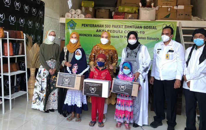 Peringati Hari Jadi, Moonzaya Indonesia Bagikan 500 Paket Sembako ke Warga Terdampak Pandemi