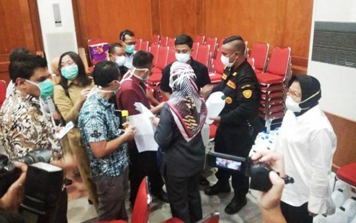 Tak Perlu Lockdown, Risma Ajak Stakeholder Buat Protokol Pencegahan Covid-19