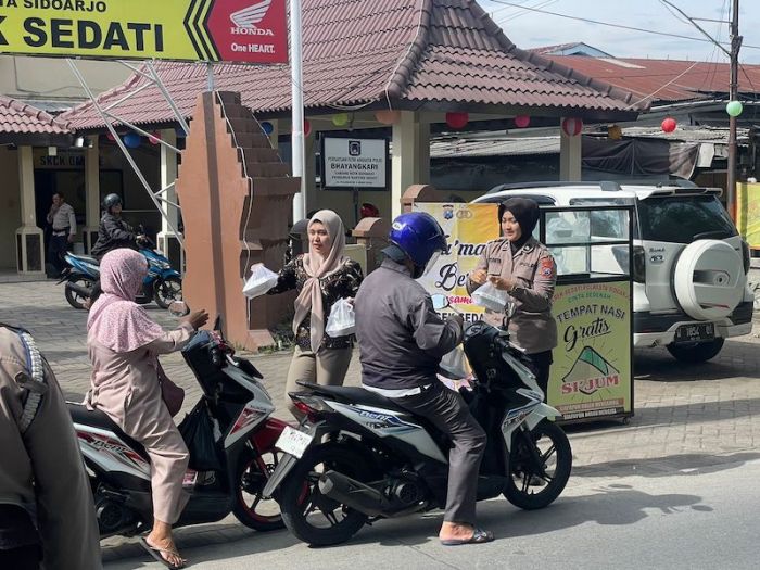 Wujudkan Kamtibmas Kondusif Pasca Pilkada, Polsek Sedati Lakukan Giat Jumat Berkah