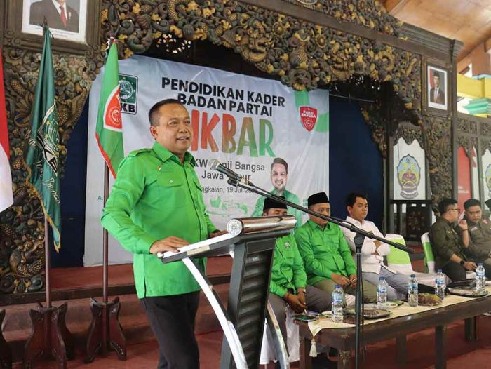 Buka Acara Dikbar, Ketua DPC PKB Bangkalan Ajak Panji Bangsa untuk Terus Jaga Marwah Partai Buka Acara Dikbar, Ketua DPC PKB Bangkalan Ajak Panji Bangsa untuk Terus Jaga Marwah Partai