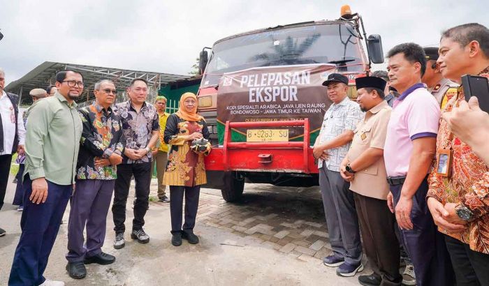 Gubernur Khofifah Lepas Ekspor 10 Ton Kopi Java Ijen Raung ke Taiwan dari Bondowoso Gubernur Khofifah Lepas Ekspor 10 Ton Kopi Java Ijen Raung ke Taiwan dari Bondowoso