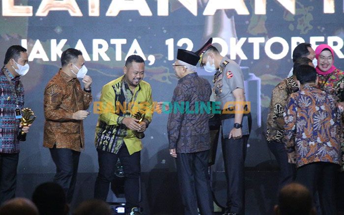 Pemkab Gresik Raih Anugerah Layanan Investasi Terbaik se-Indonesia Tahun 2022