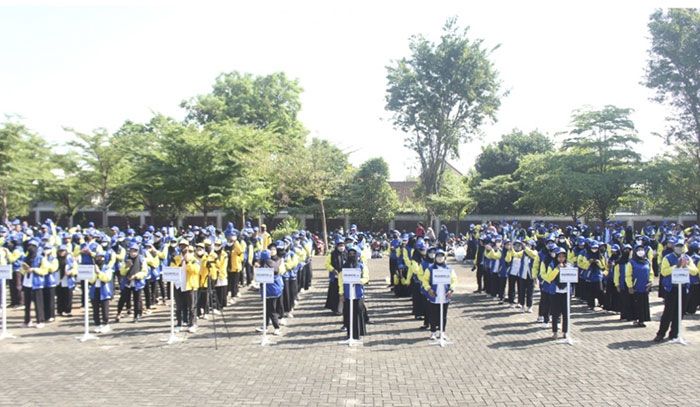 Kolaborasi, Unirow dan Unigoro Lepas 408 Mahasiswa KKN