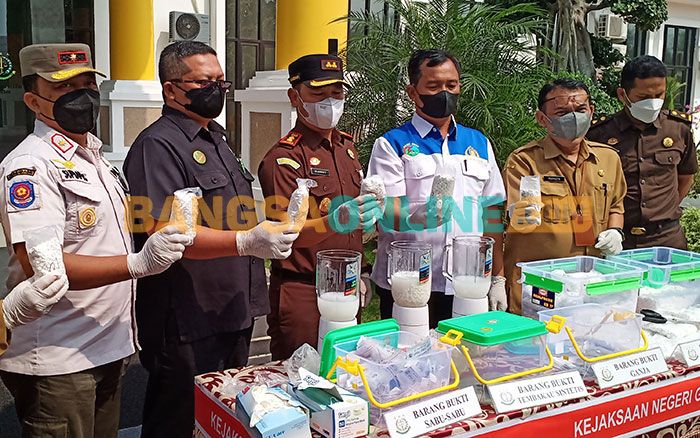 Kejari Gresik Musnahkan Barang Bukti Narkoba Senilai Ratusan Juta Rupiah