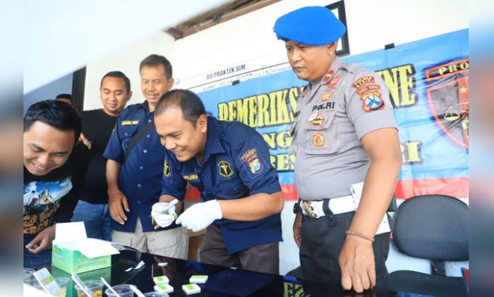 Tim Opsnal Polres Kediri Dites Urine