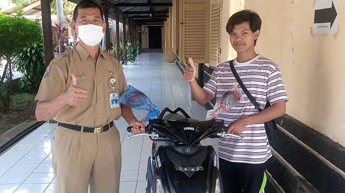 Terima Hadiah Utama Gowes Kemerdekeaan, Tegar Berterima Kasih ke Gubernur Khofifah