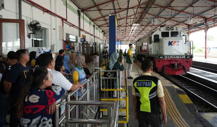 Erupsi Gunung Raung, KAI Daop 9 Jember: Perjalanan Kereta Api Tetap Aman Erupsi Gunung Raung, KAI Daop 9 Jember: Perjalanan Kereta Api Tetap Aman