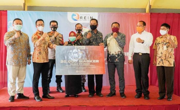 Dukung Jatim Bermasker, PT REIN Sumbang 25 Ribu Masker ke Tiga Desa di Sidoarjo