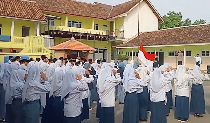 Kapolsek Wonorejo Ajak Pelajar Hindari Kenakalan Remaja