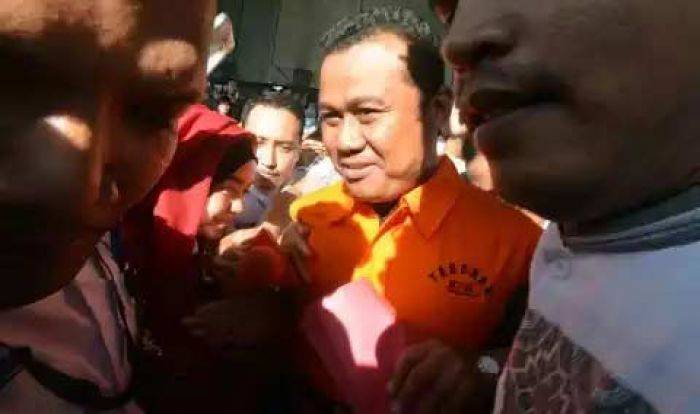 Resmi ditahan, Bupati Ojang Minta Maaf ke Warga Subang Resmi ditahan, Bupati Ojang Minta Maaf ke Warga Subang