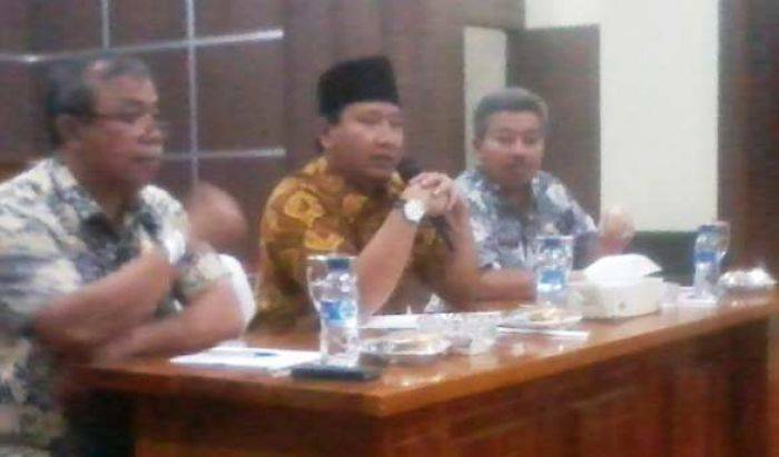 Bupati Pasuruan Siap Usir Perusahaan yang Telantarkan Karyawan