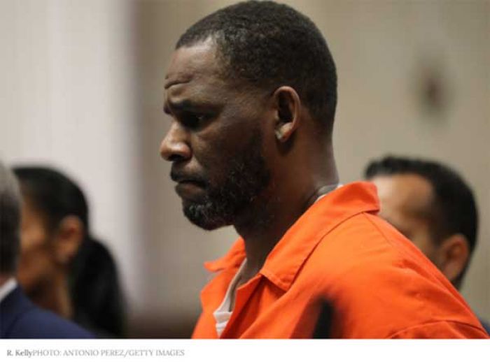 ​Penyanyi R Kelly Diseprok Penghuni Penjara, Dianggap Penyebab Lapas Diisolasi