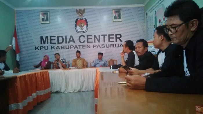 Ditolak Daftar, Paslon Jalur Independen Abdi Datangi KPU Pasuruan