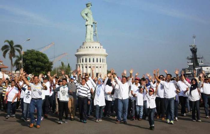 Satkor Koarmatim Jalin Kebersamaan dengan Jalan Sehat