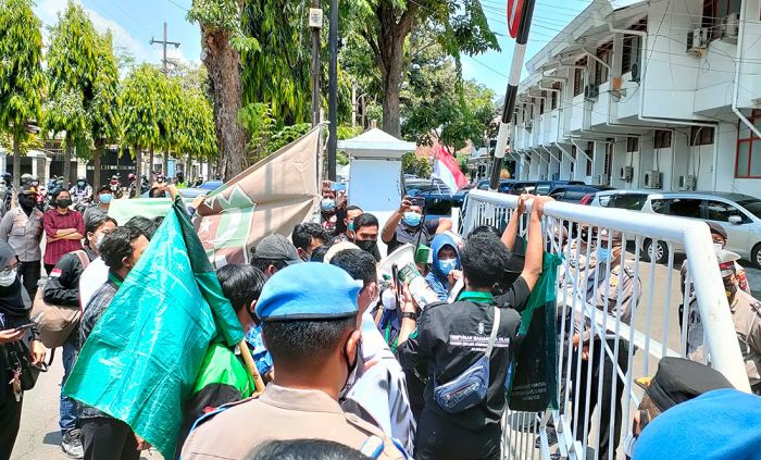 Demo HMI Kediri Peringati 2 Tahun Pemerintahan Jokowi-Ma