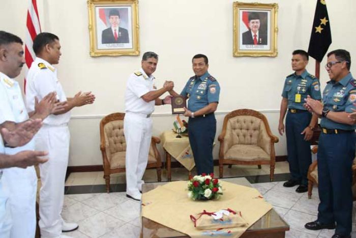 Pangarmatim Sambut Kedatangan Flag Officer Commanding Eastern Fleet