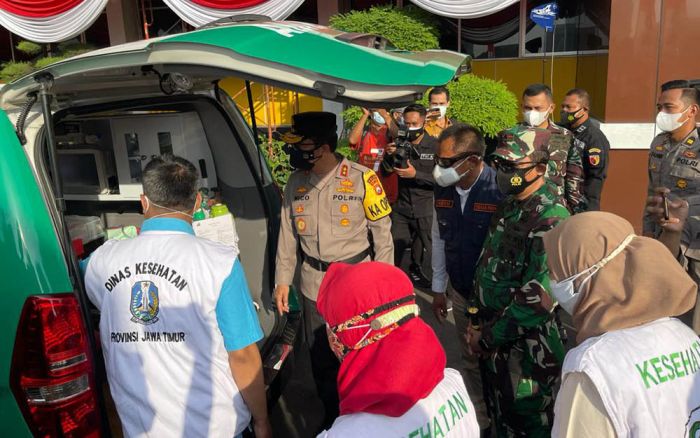 Sasar Masyarakat Pinggiran, Polda Jatim Launching Ambulans Vaksinasi Presisi Door To Door