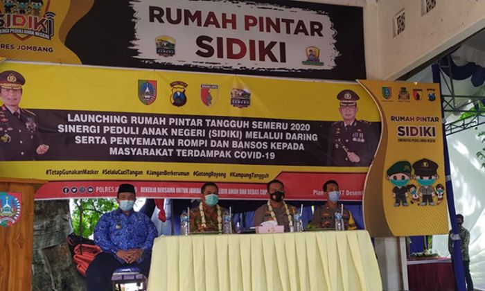 Fasilitasi Siswa di Wilayah Terpencil Belajar Daring, Polres Jombang Bangun Rumah Pintar