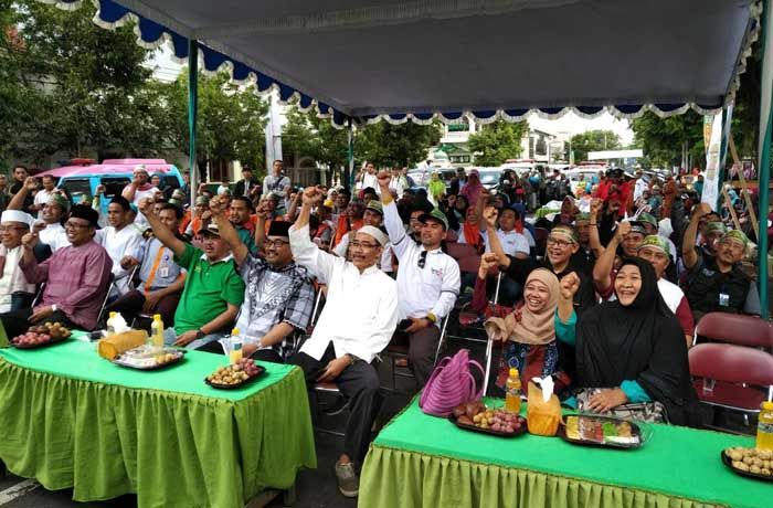 Gandeng 1.800 Perusahaan, Baznas Kota Malang Launching "Kebangkitan Zakat 2018" Gandeng 1.800 Perusahaan, Baznas Kota Malang Launching "Kebangkitan Zakat 2018"