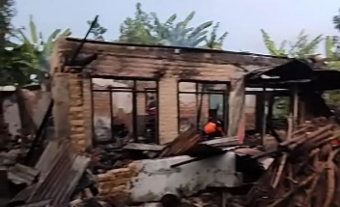 Lupa Matikan Kompor, Rumah Nenek Sebatang Kara di Gladak Anyar Pamekasan Ludes Terbakar
