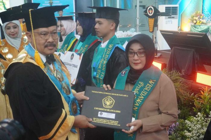 Harusnya Diwisuda Hari ini, Mahasiswi Uniska Kediri yang Tewas Kecelakaan Punya IPK Cemerlang
