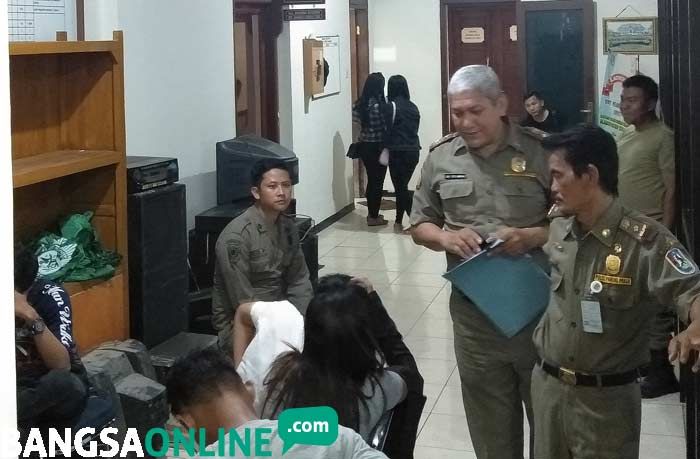 Razia Kos di Tuban, 8 Pasangan 