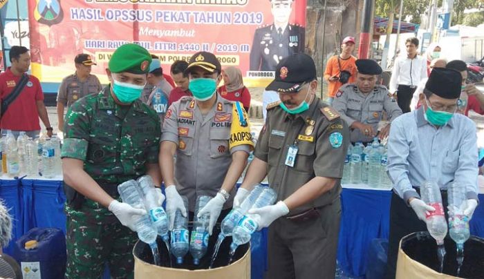 H-7 Hari Raya Idul Fitri, Polres Ponorogo Musnahkan 900 Liter Miras