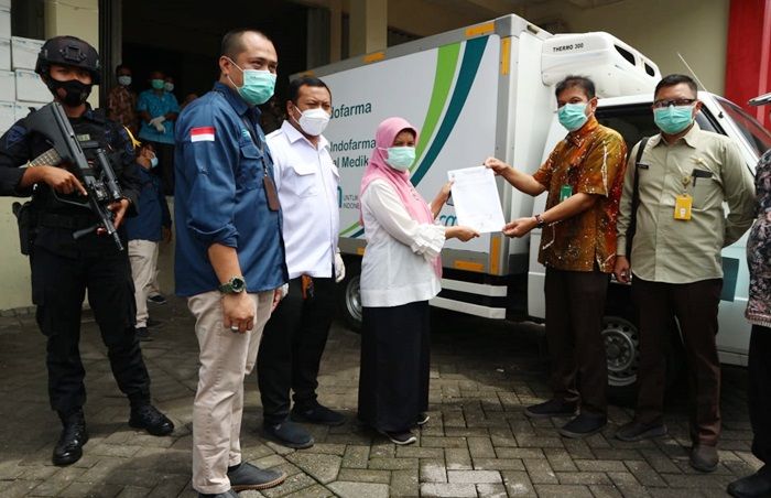 Dinkes Jatim Kembali Distribusikan Vaksin Covid-19 Sinovac ke Surabaya Raya